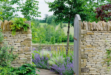 Dry stone wall